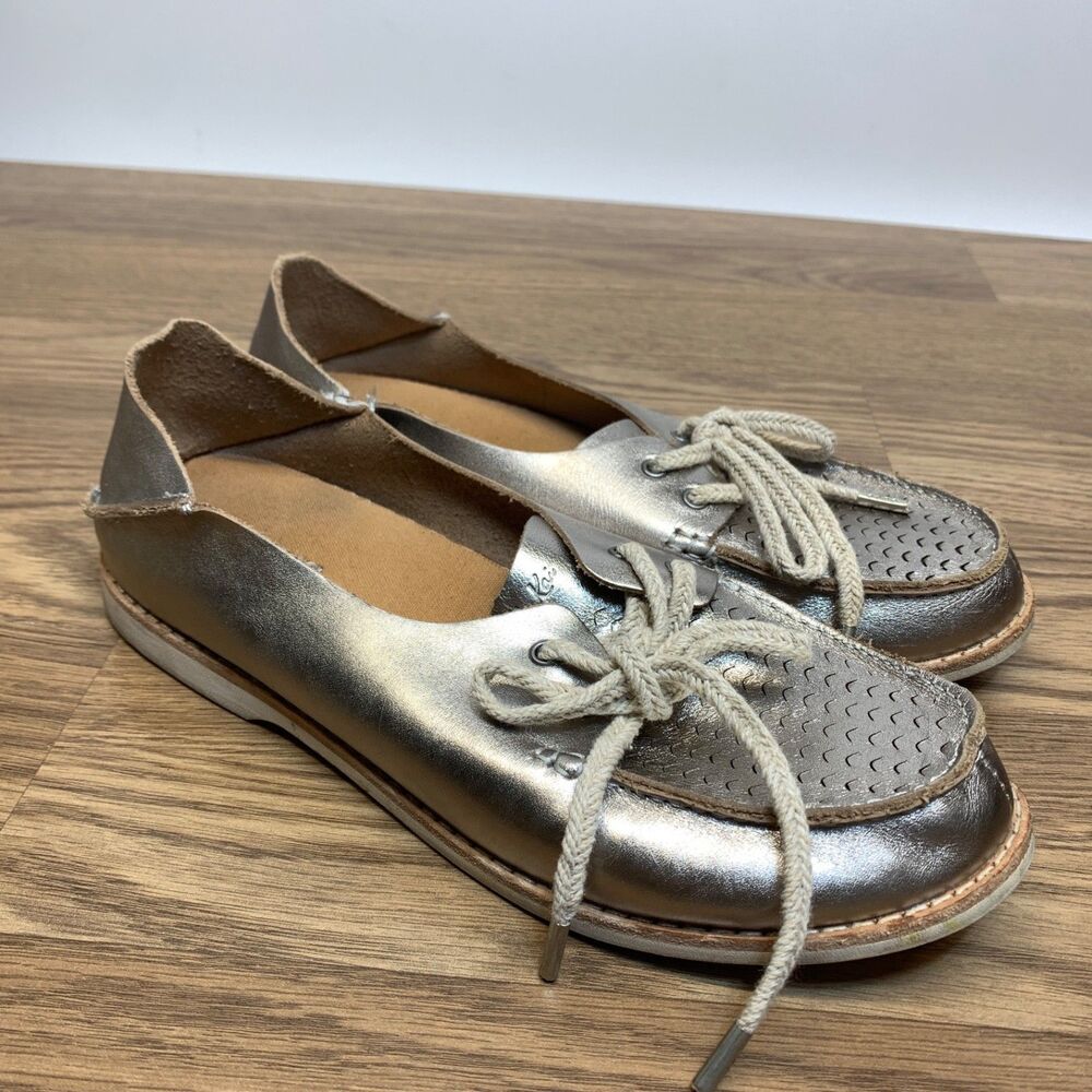OLUKAI MOKU‎ PERF LEATHER LOAFER SILVER FLATS SLIP ON SHOES LACE UP SIZE 8